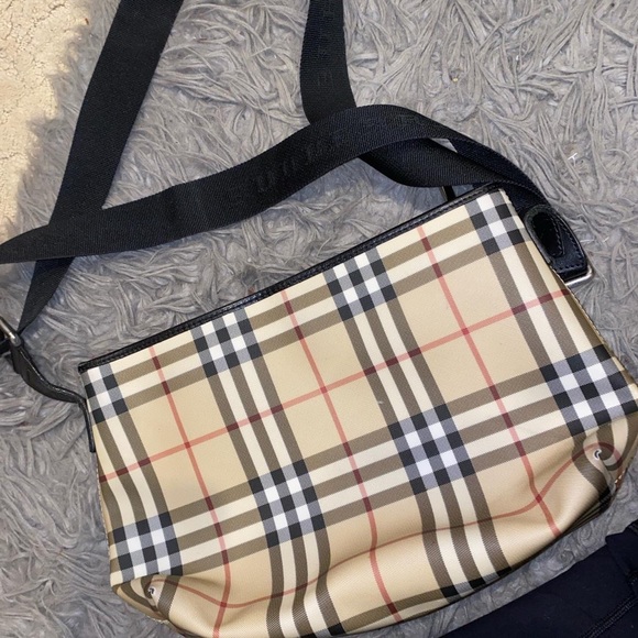 Burberry Print Messenger bag, Can fit notebooks, Laptops,Ipads - Picture 1 of 4